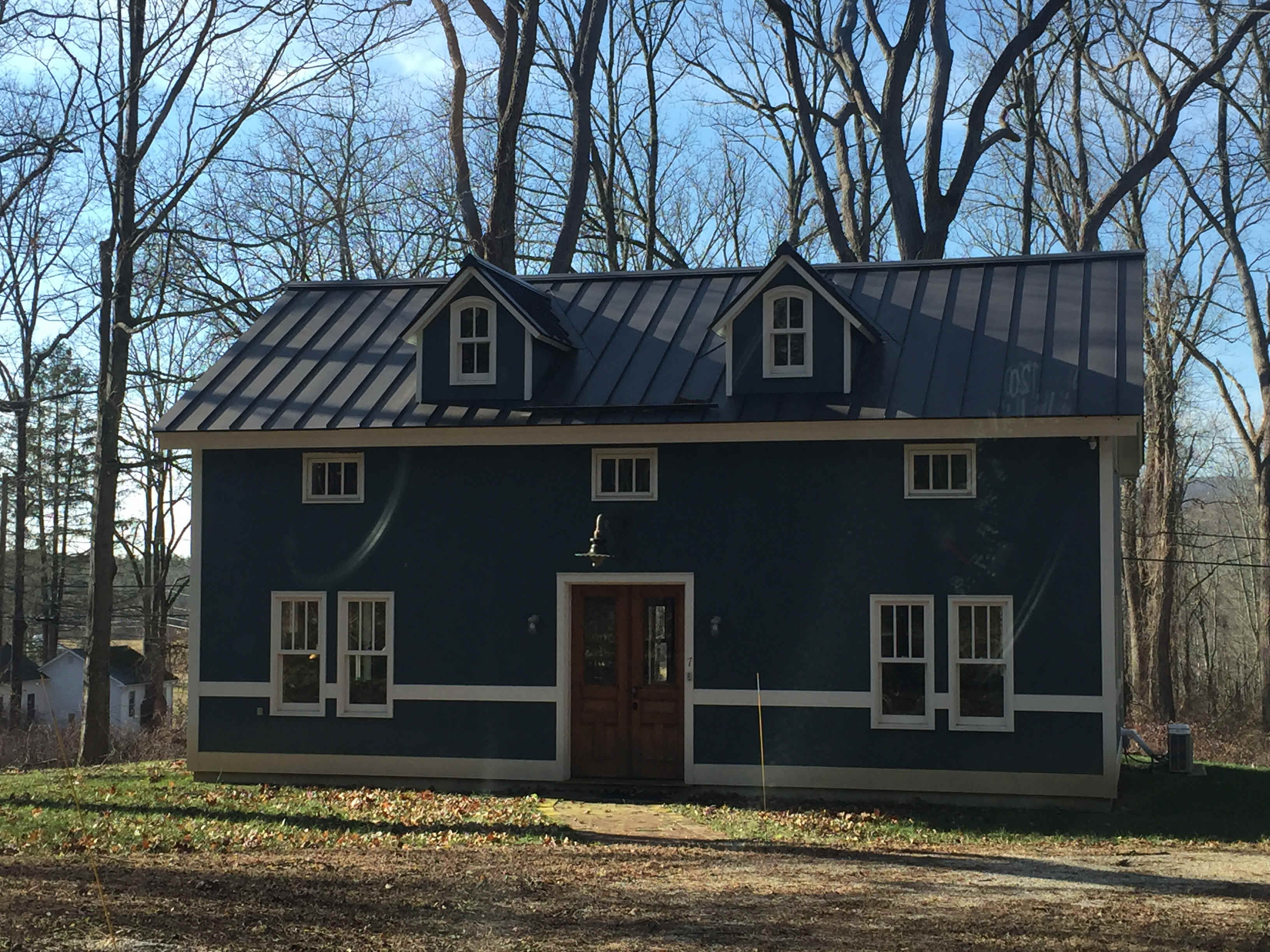 Building photograph for 7 RUSTIC LANE